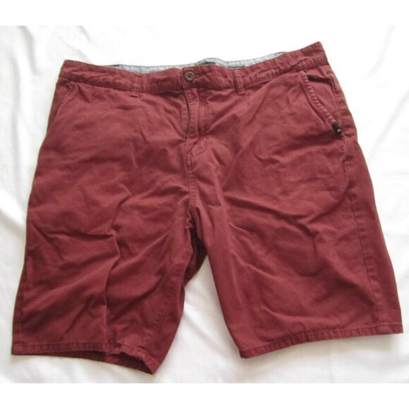 Men's Quiksilver Straight Fit Cotton Crimson Shorts Sz 38 (MP265) - Picture 1 of 8
